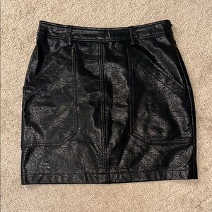 ‼️ No brand | Utility Style | Crocodile Pleather Skirt | Black | Sz 4 / Small